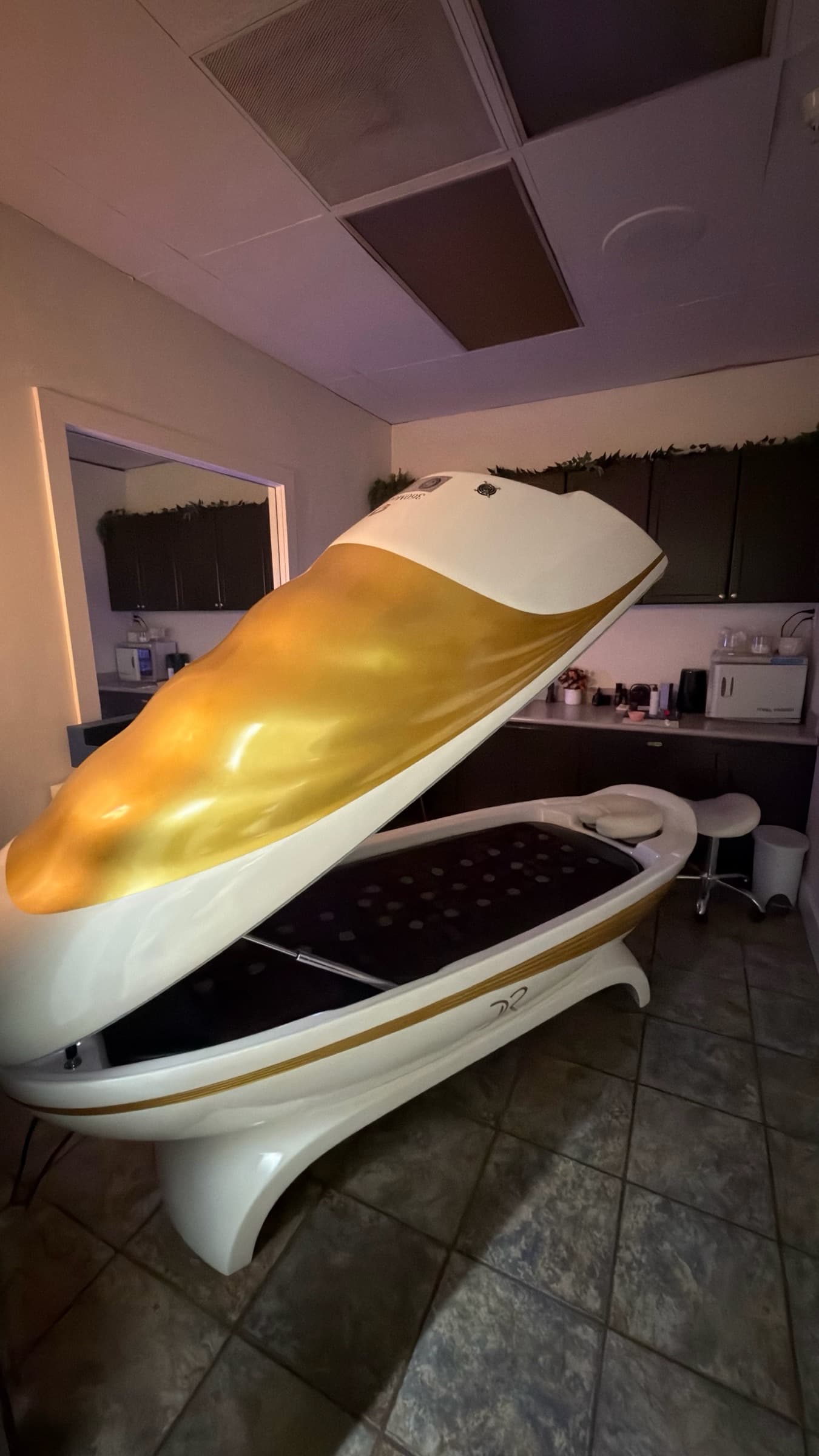 Queen's Choice: 360MedSpa + Facelift